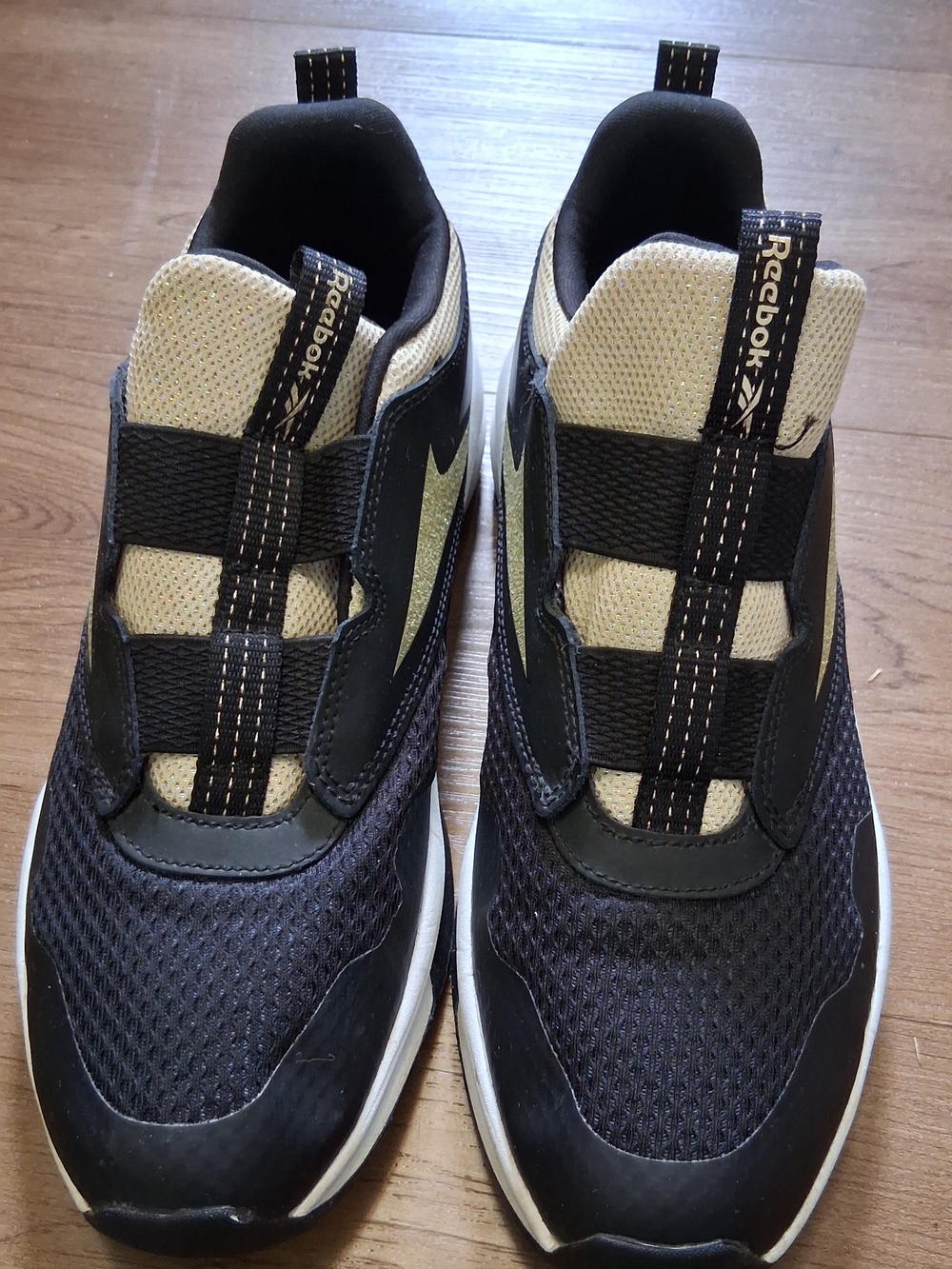 New Size 6 Reebok Women's XT Sprinter Slip-On Athletic Shoe  in Black and Gold